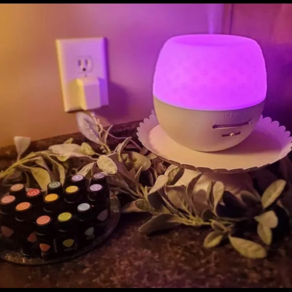 Scentsy fleur gray diffuser